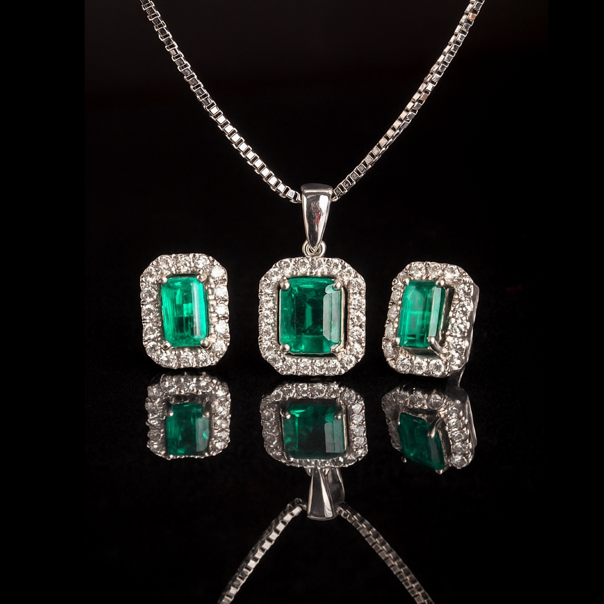 EMERALD FROST